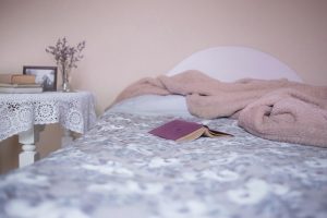 סוגי בדים ואיך הם משפיעים על השינה שלנו?